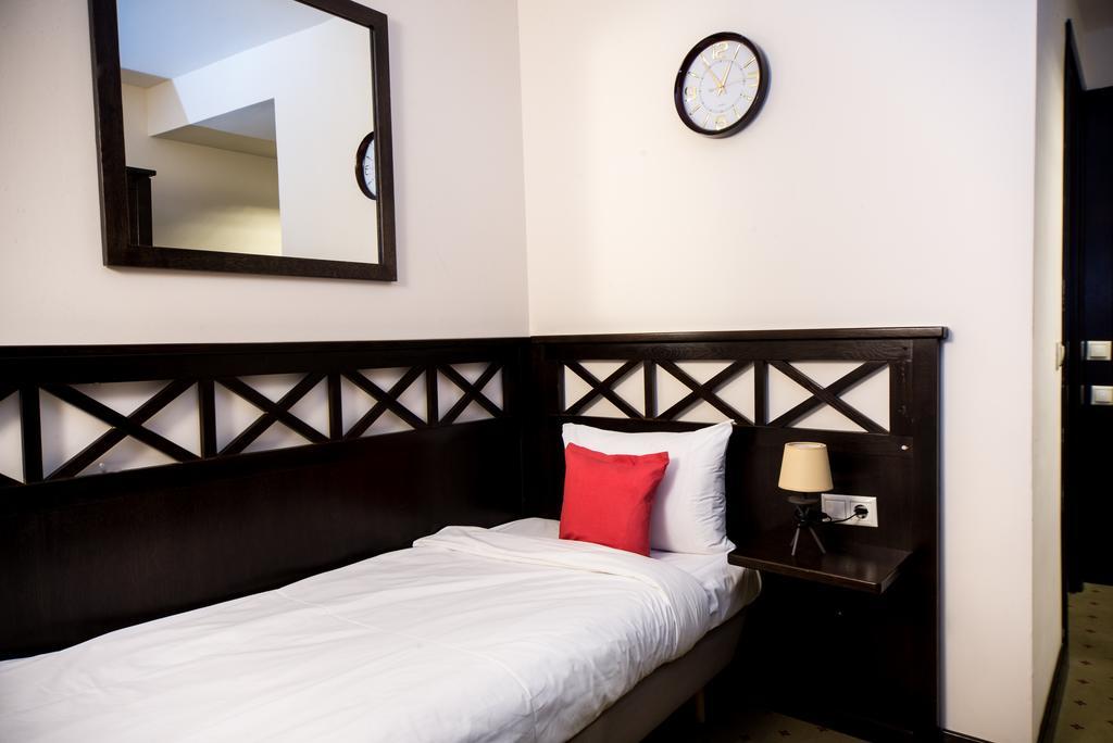 Hotel Gradina Morii Sighetu Marmaţiei Cameră foto